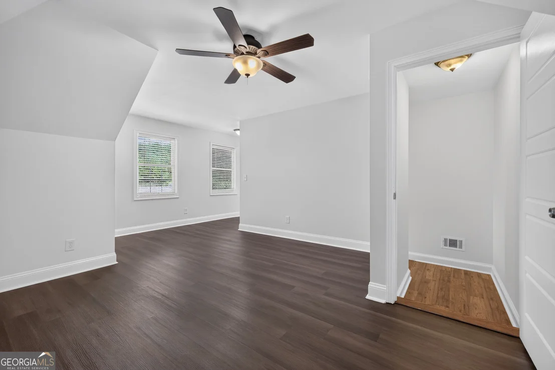 Photo of 406 Vineyard Road