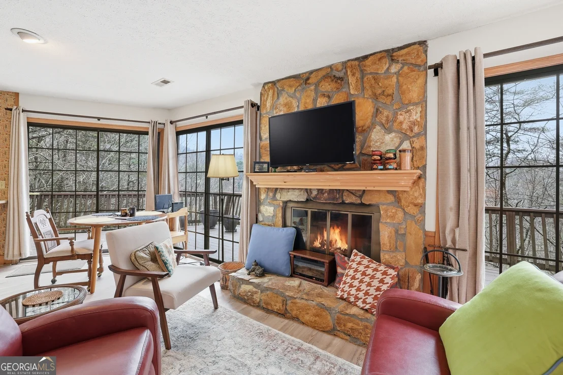 Photo of 578 Saddleback Circle