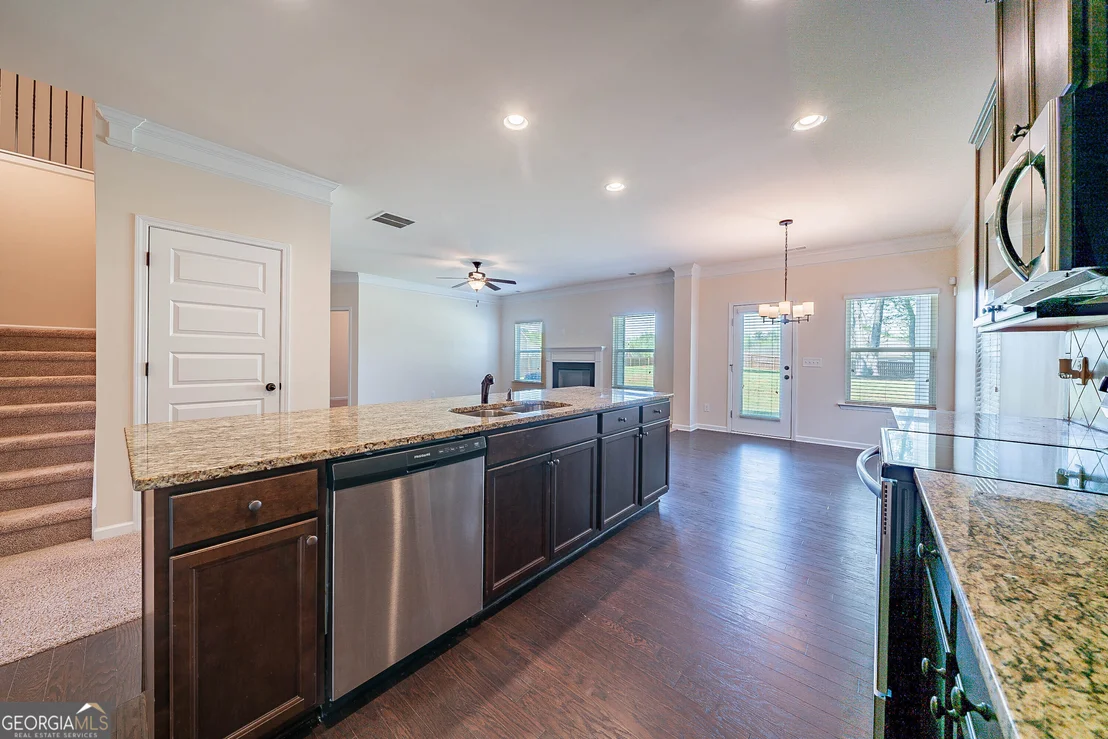 Photo of 10 Edgewater Court