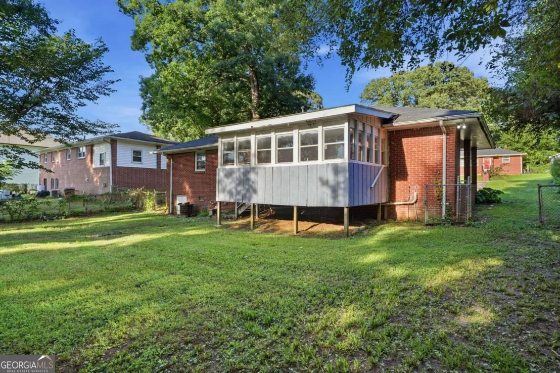 Photo of 5911 Meadowview Road