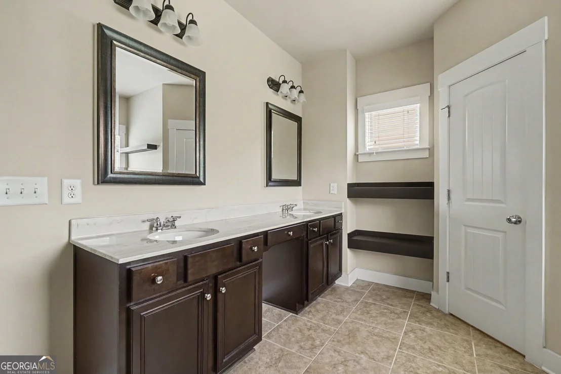 Photo of 411 Ridgeway Lane