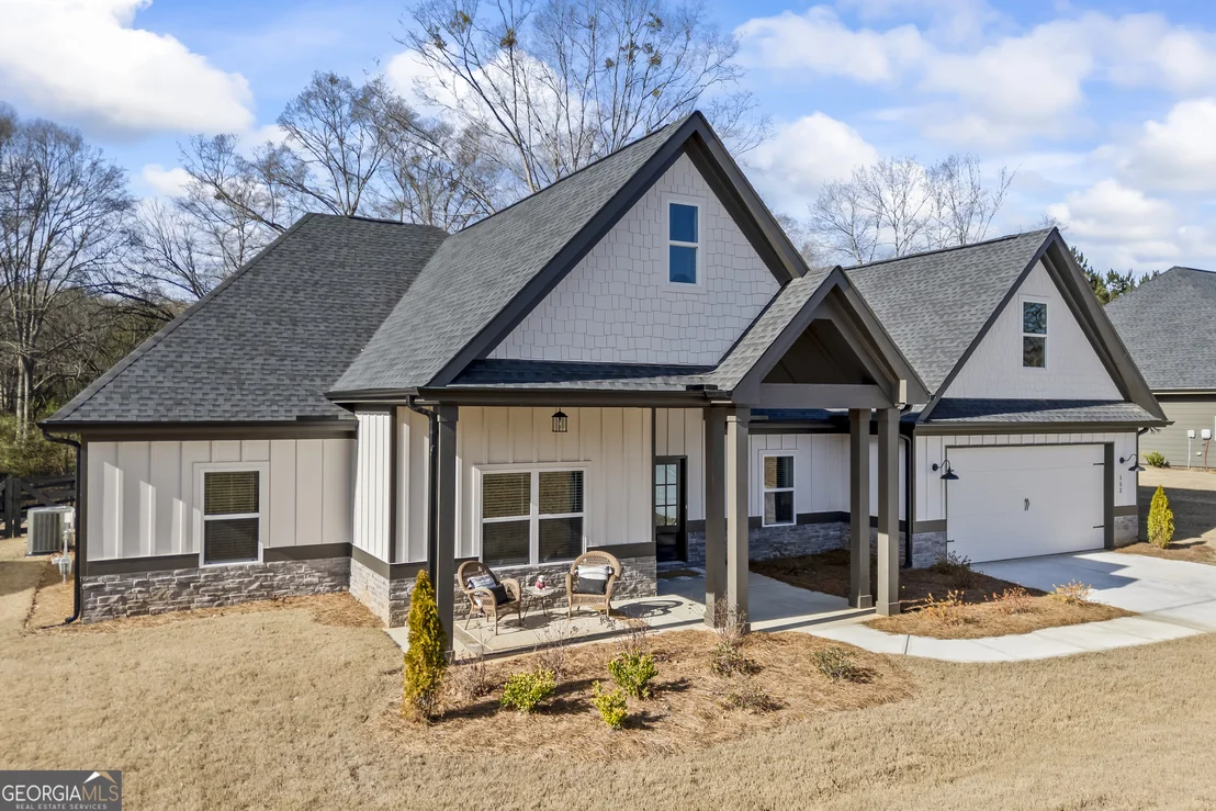 Photo of 152 White Oak Way