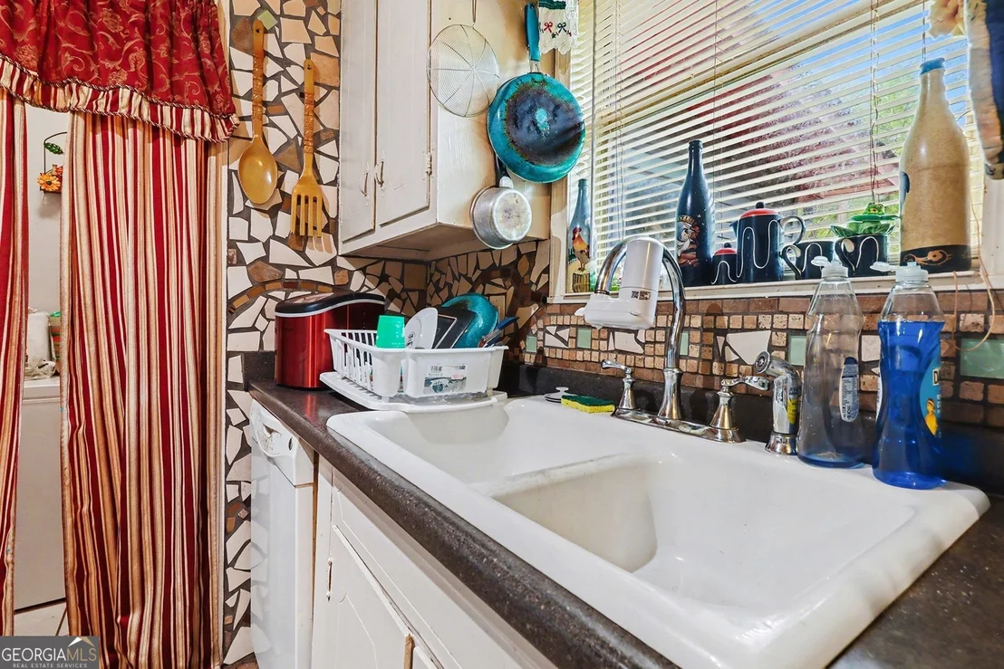 Photo of 204 Adams Circle SE
