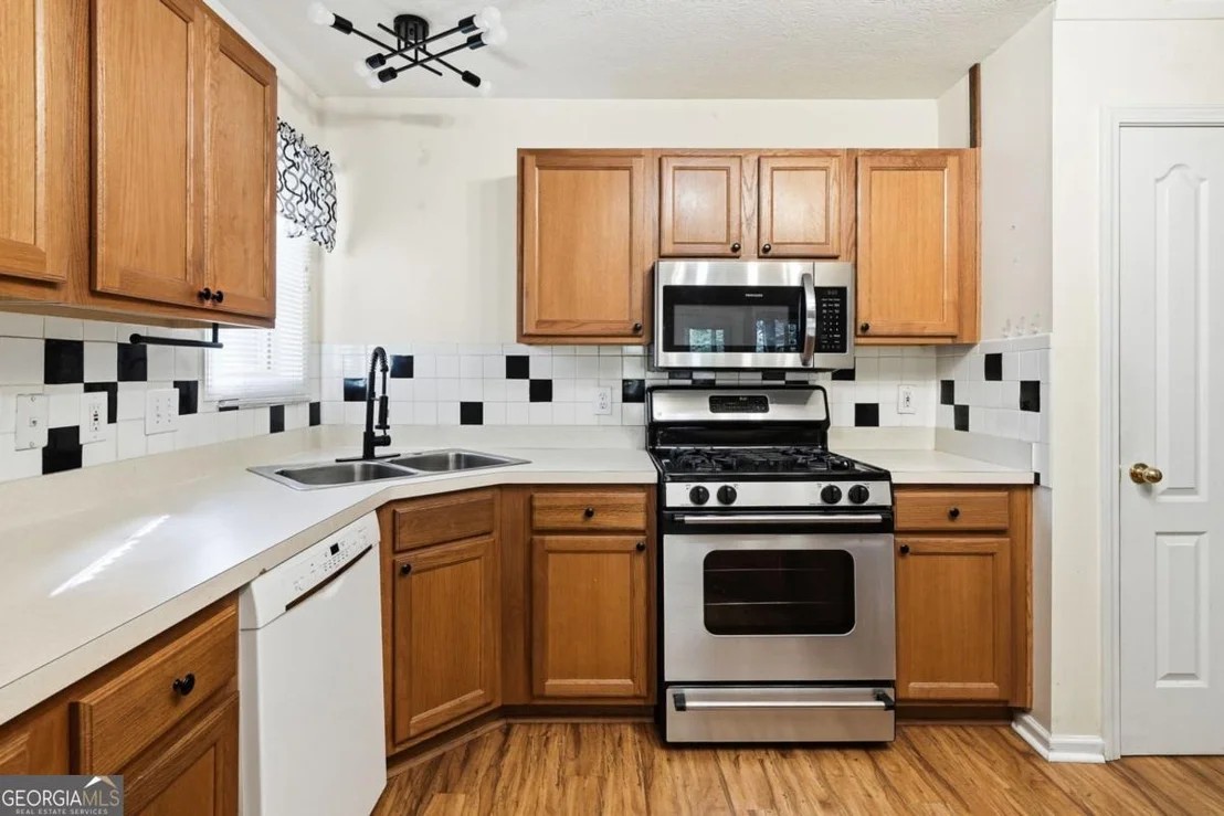 Photo of 407 Redwood Trail