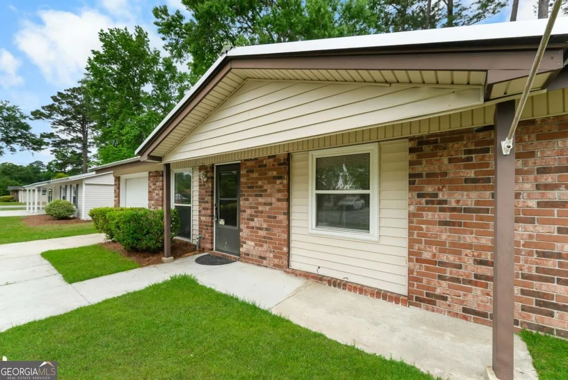 Photo of 320 W Whatley Street