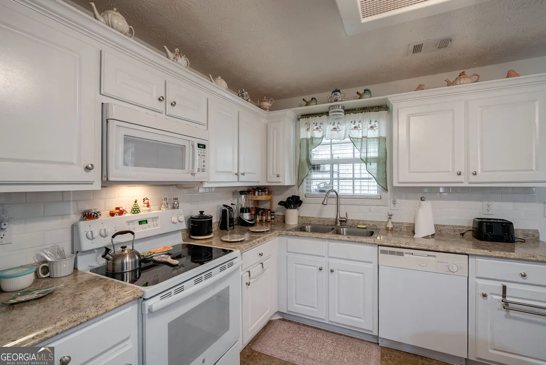 Photo of 1415 Blanding Way