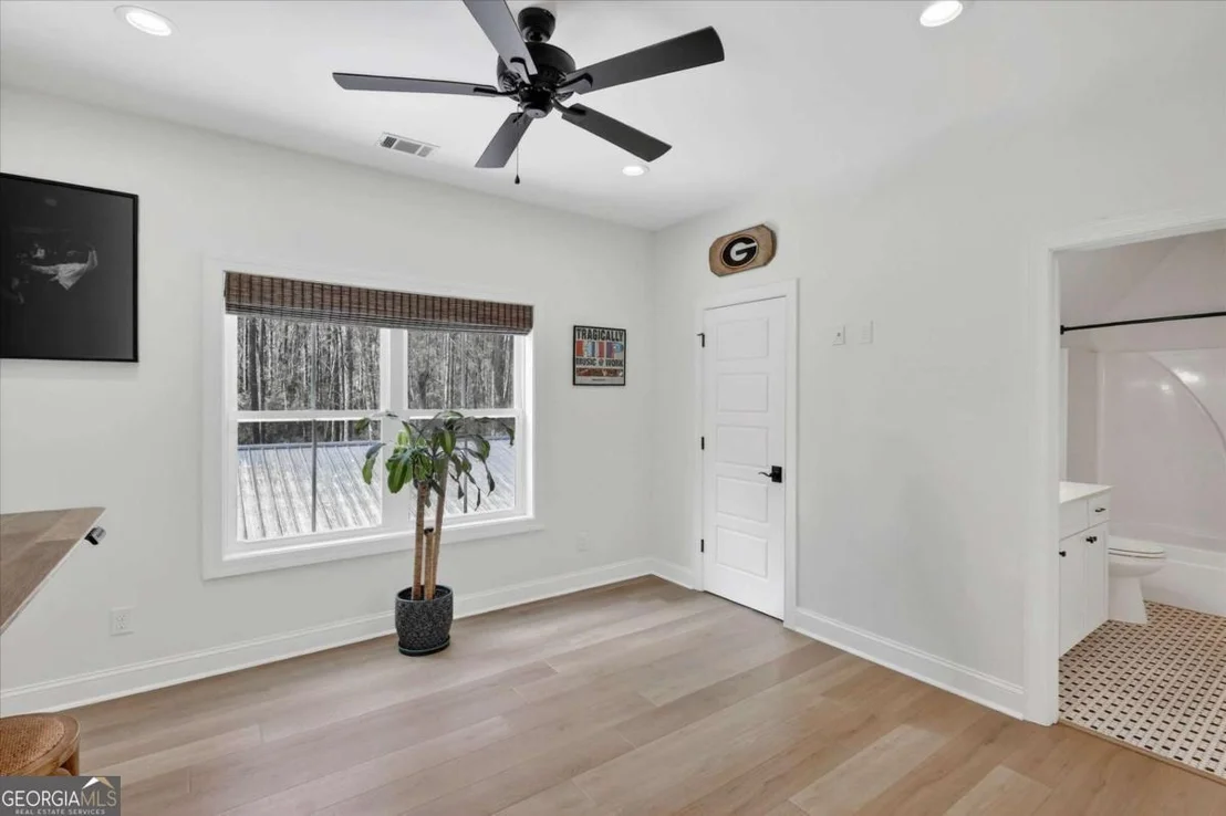 Photo of 320 Long Pond Road