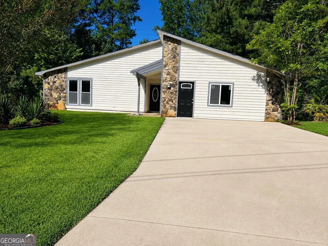 Photo of 3751 Riverchase Circle