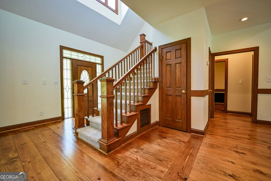 Photo of 160 River Lane