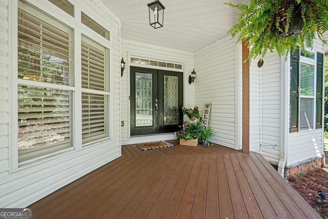 Photo of 385 Primrose Lane