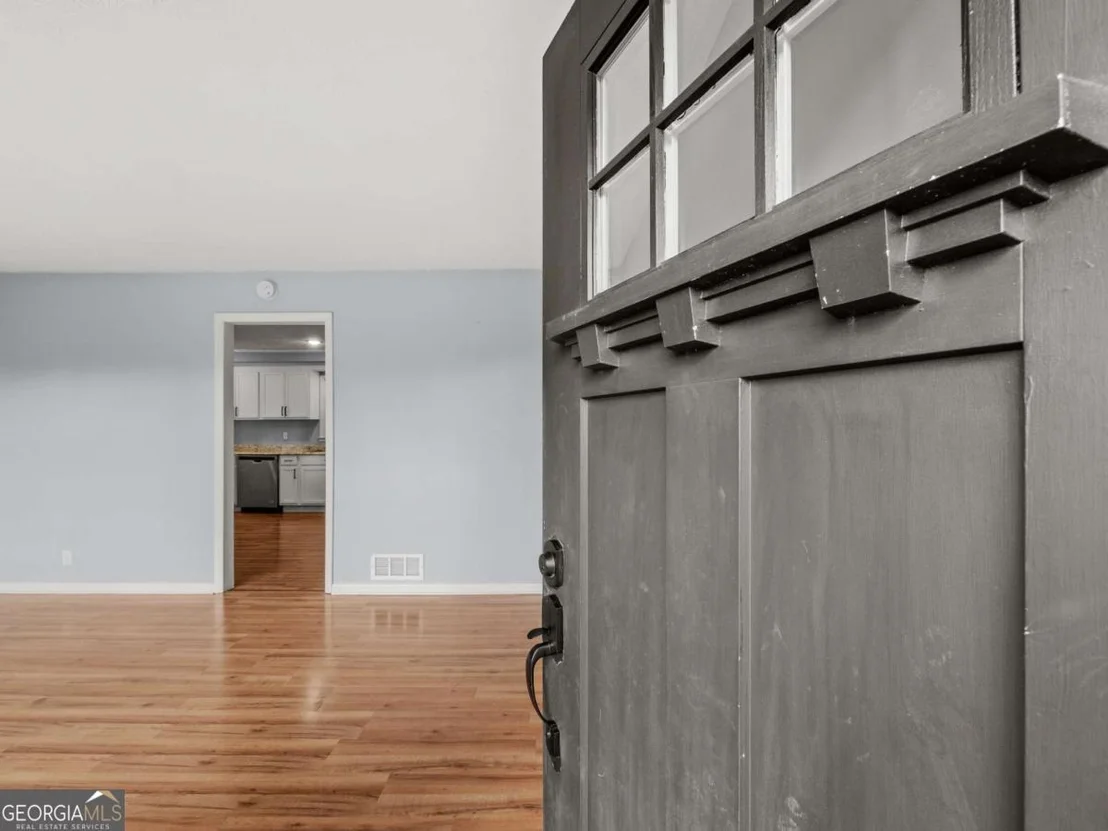 Photo of 617 Lakeview Drive