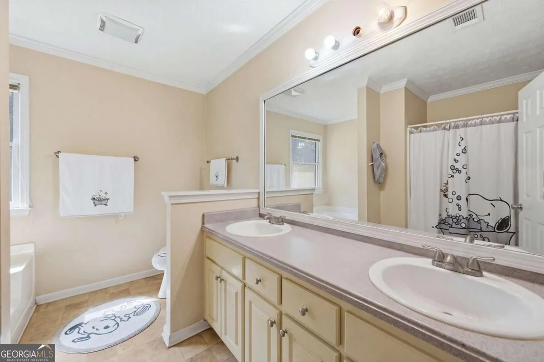 Photo of 1490 Chalet Circle