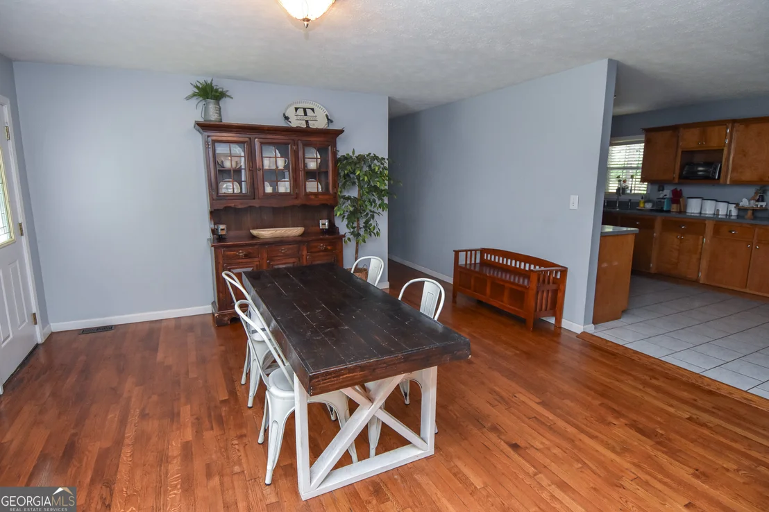 Photo of 1579 Van Buren Road