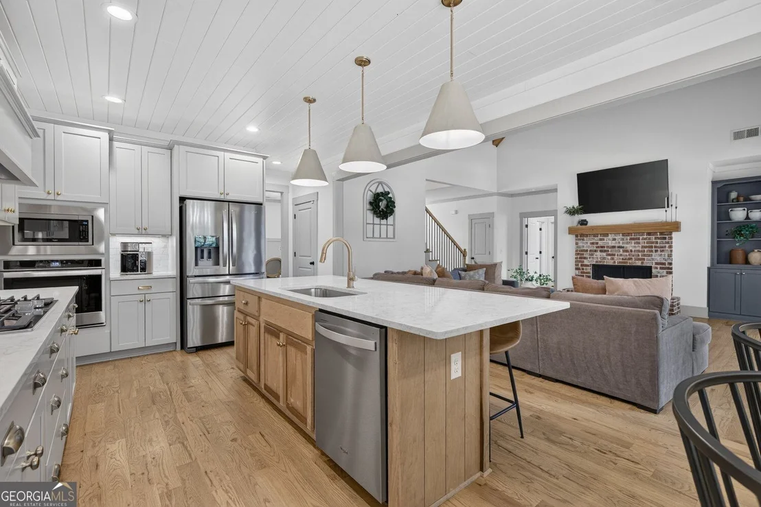 Photo of 417 Fox Valley Drive