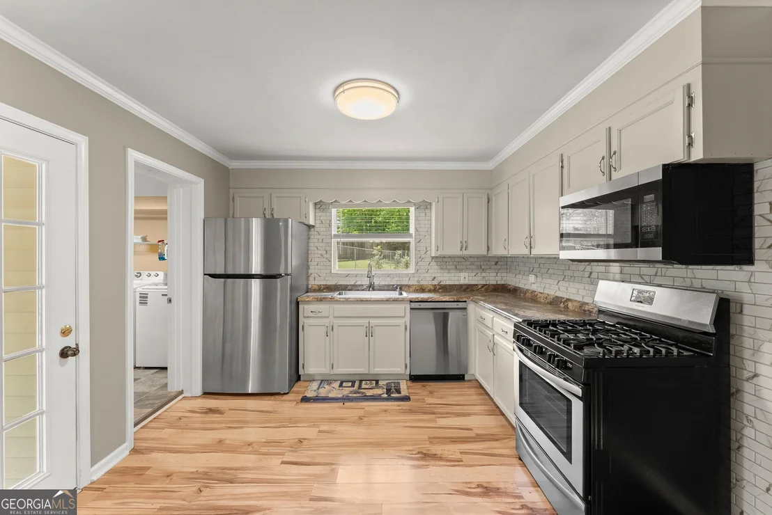 Photo of 47 Cherokee Boulevard