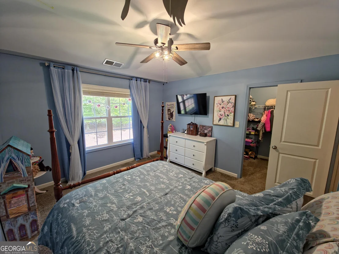 Photo of 96 Oak Leaf Way
