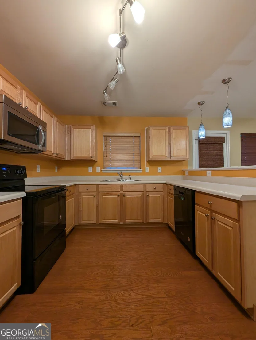 Photo of 2475 Sheldon Place