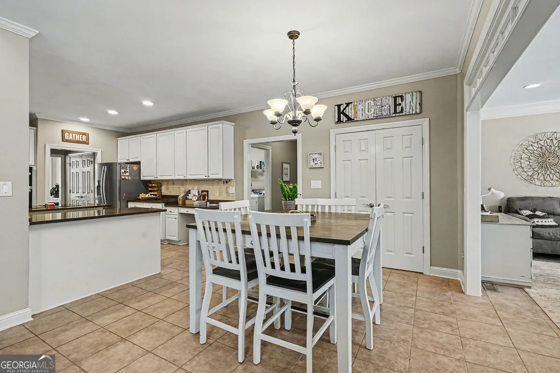Photo of 385 Primrose Lane