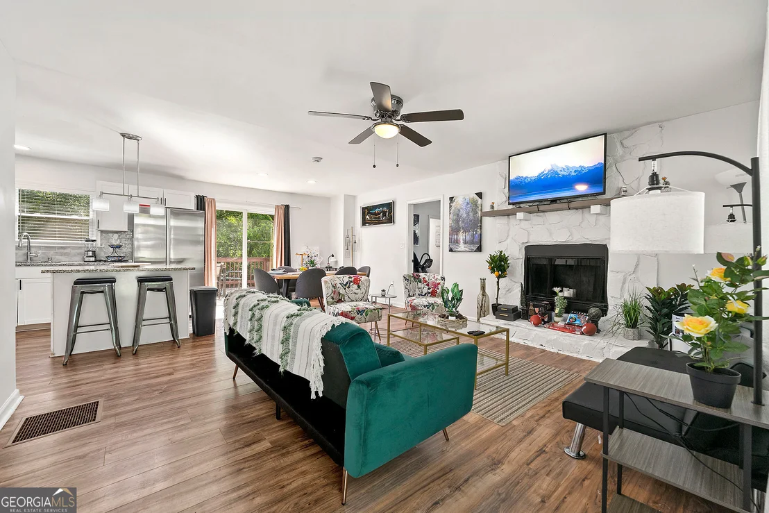 Photo of 5989 Bowden Street