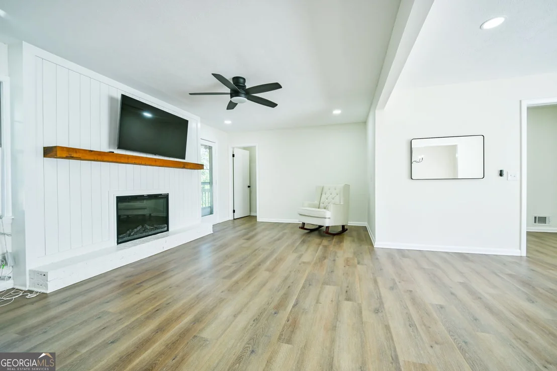Photo of 641 Oak Drive NW