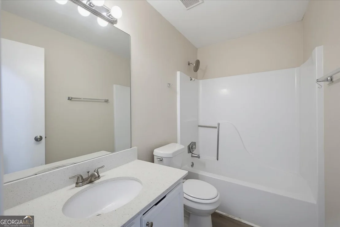 Photo of 440 Cowan Road