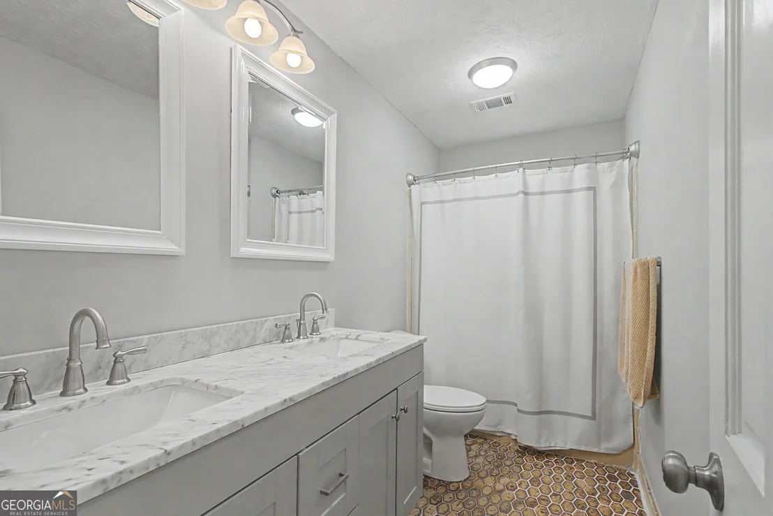 Photo of 27 Lynhaven Drive
