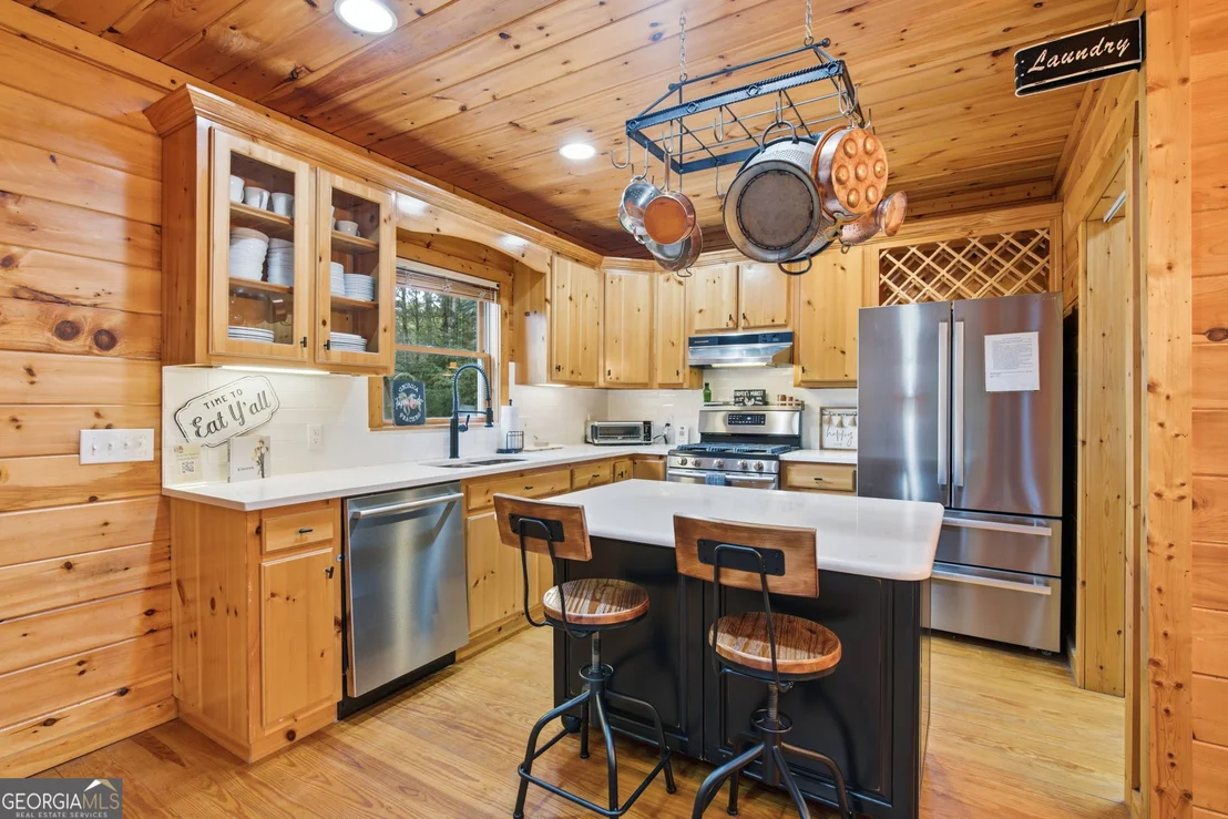 Photo of 464 Whispering Pine Lane