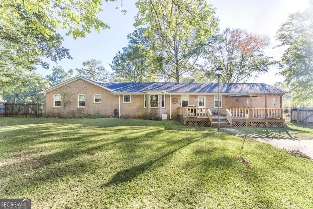 Photo of 396 Luton Pl