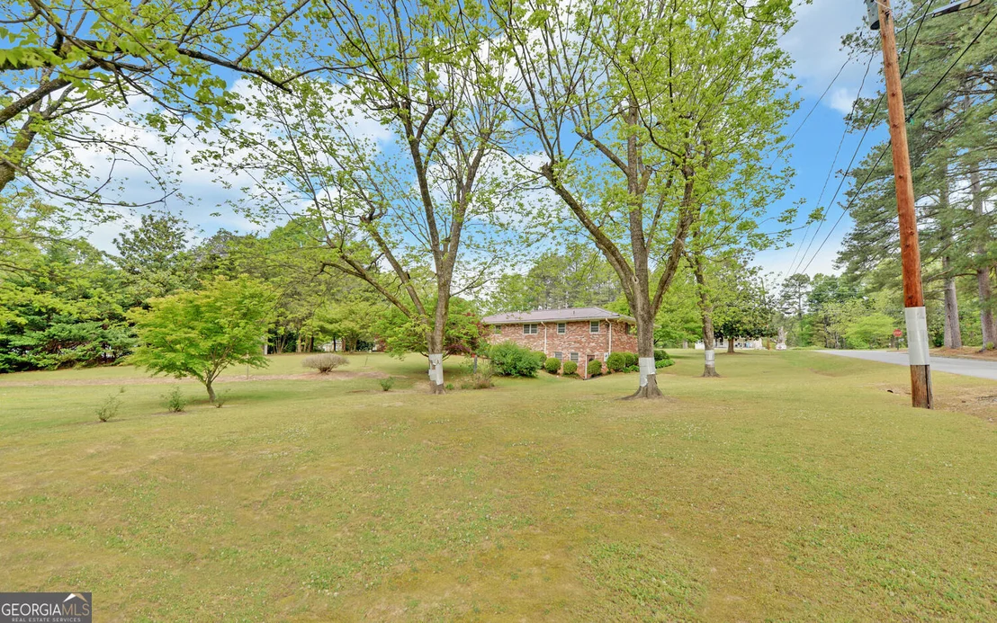 Photo of 586 Collins Road