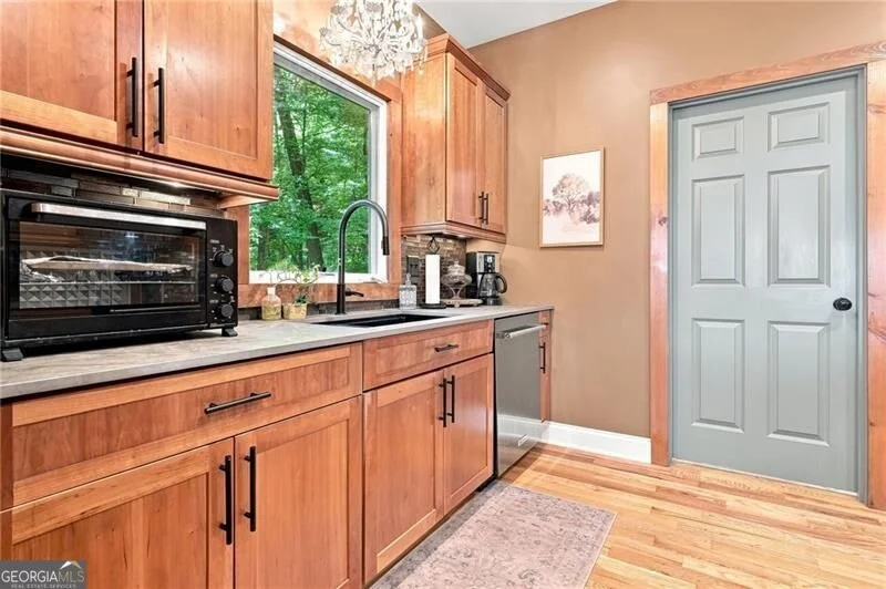 Photo of 1458 Valley View Drive