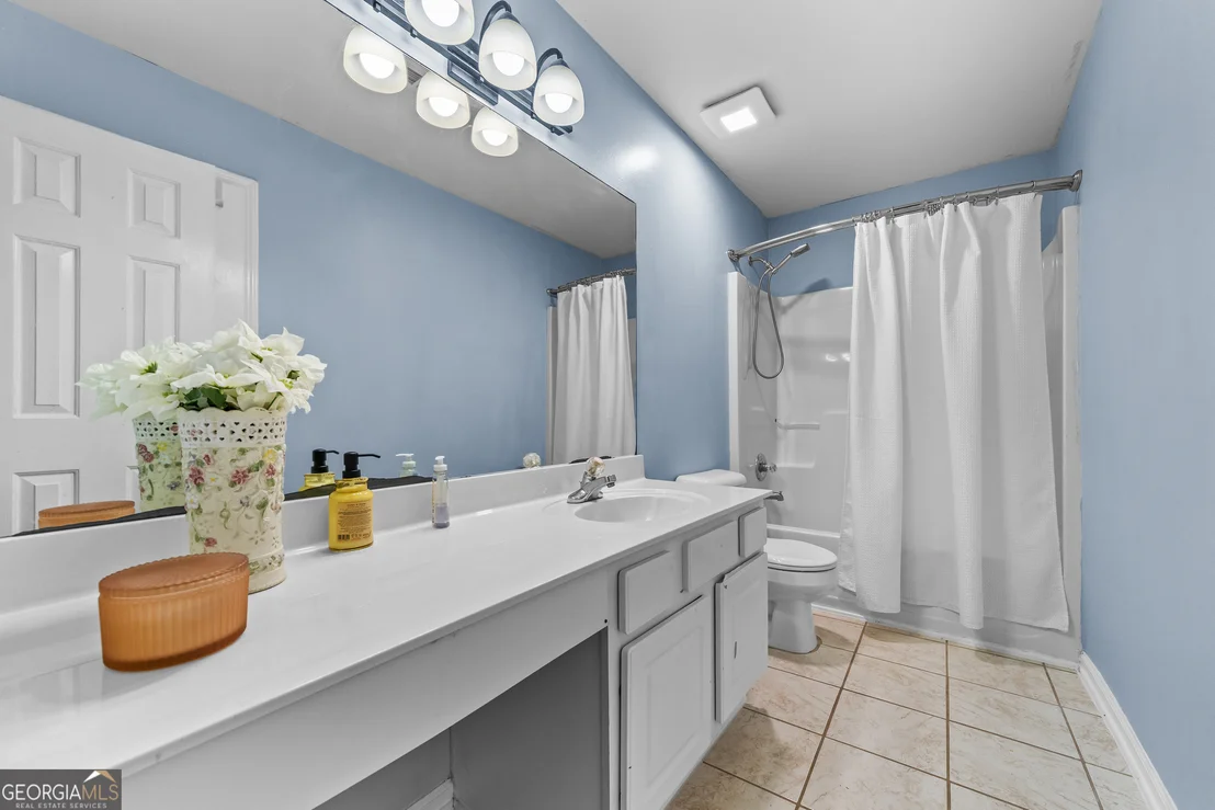 Photo of 935 Waldwick Drive
