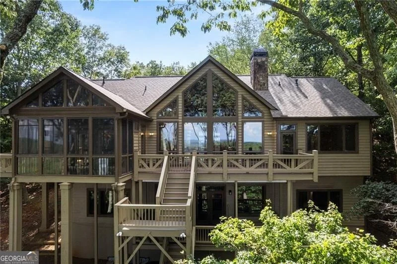 Photo of 861 Summit Drive