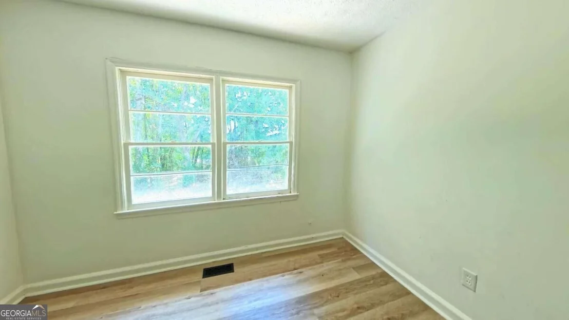 Photo of 75 Collins Road