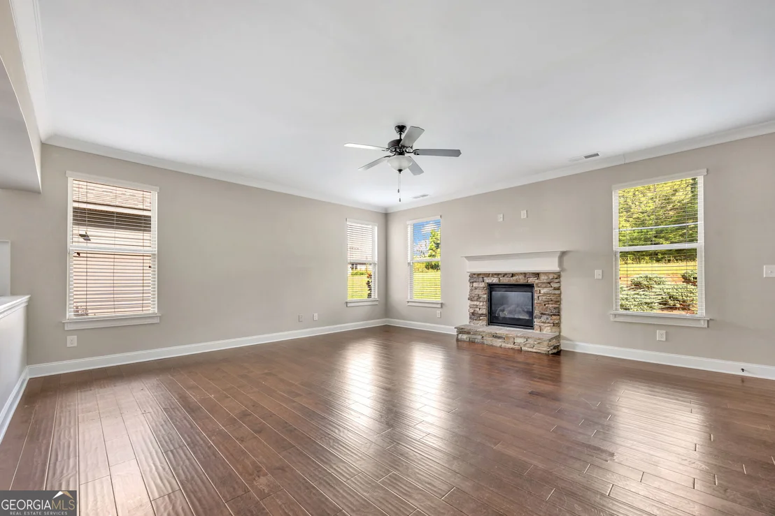 Photo of 910 Southfork Drive