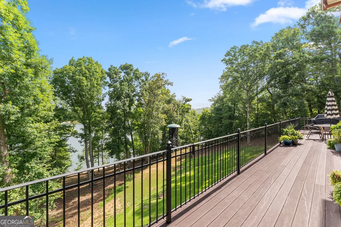Photo of 2819 Point Overlook