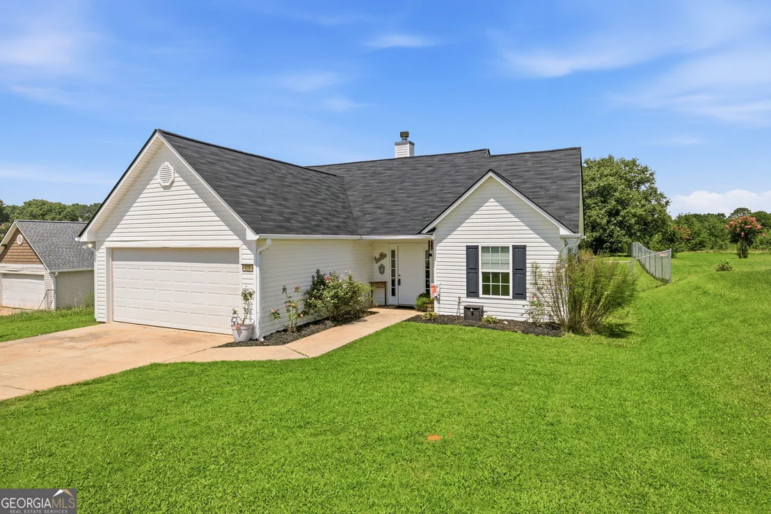 Photo of 121 Crest View Drive