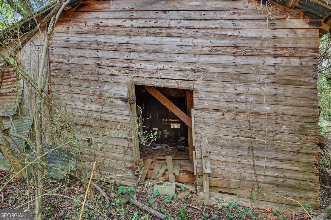 Photo of 830 Lord Fleming Road