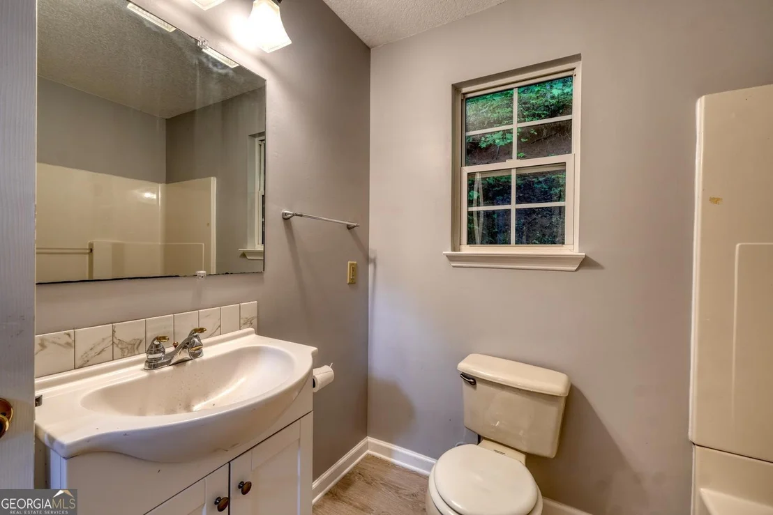 Photo of 20 Eagle Heights Road