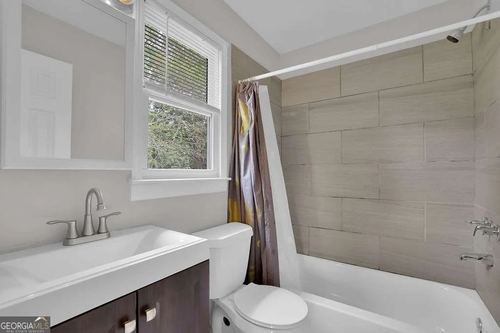 Photo of 571 Benmac Road SE