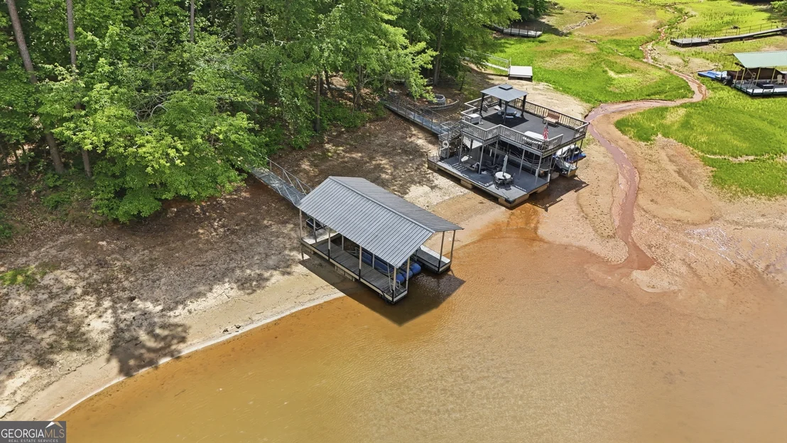 Photo of 237 Waters Edge Court