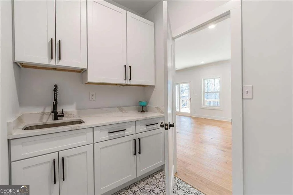 Photo of 5812 Swinging Gate Road