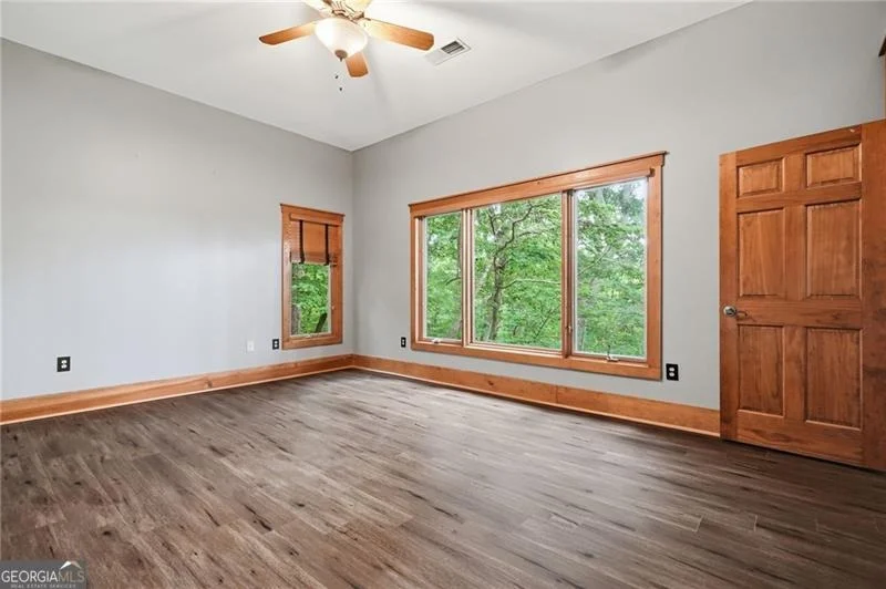 Photo of 861 Summit Drive