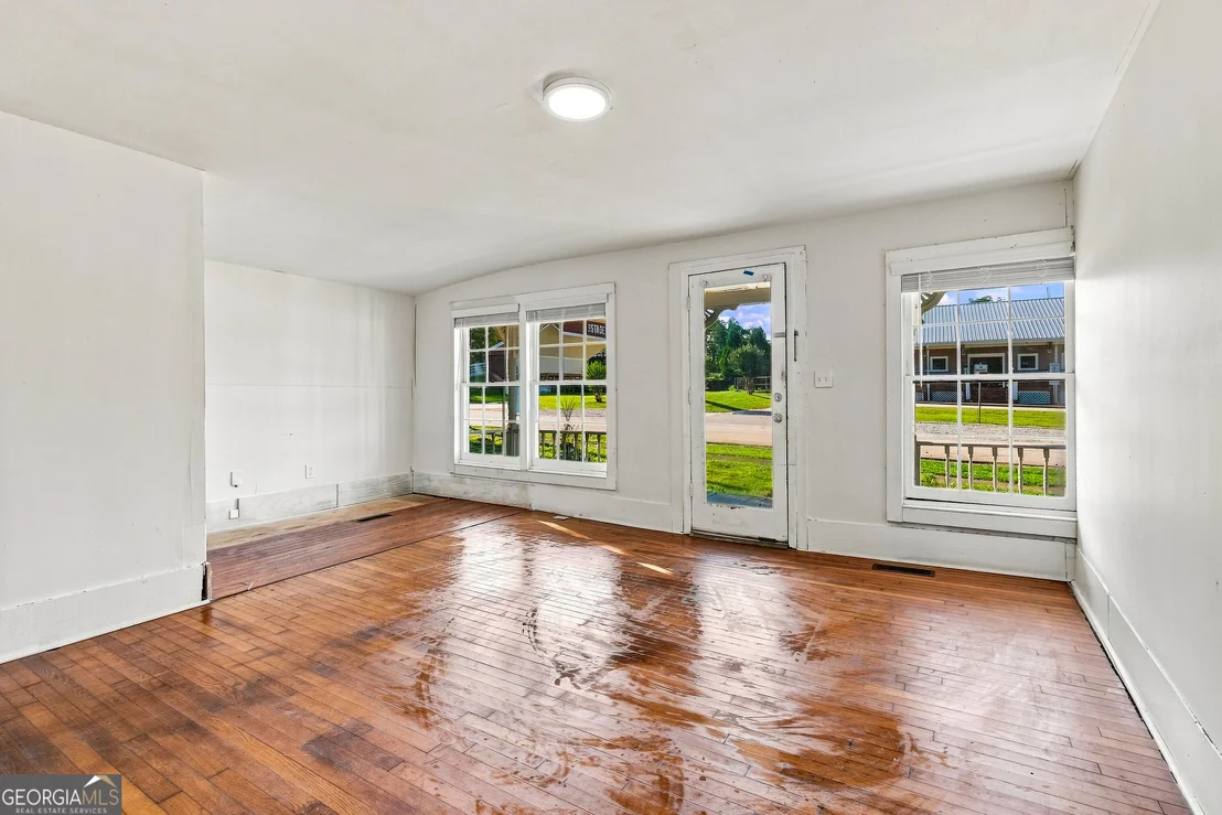 Photo of 5908 Wall Street