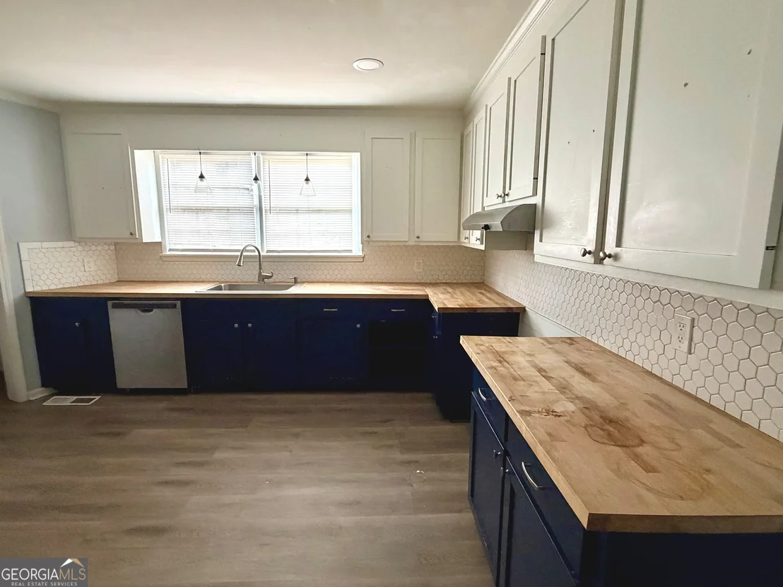 Photo of 40 Edgewood Avenue