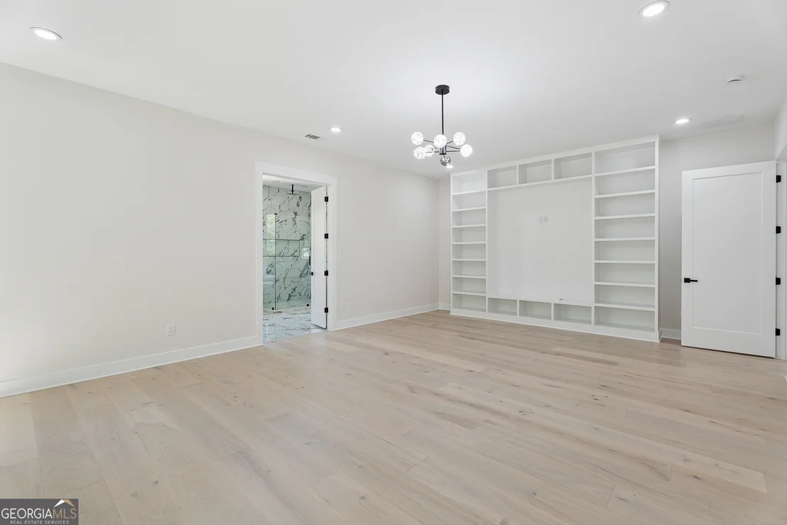 Photo of 1035 Auburn Road