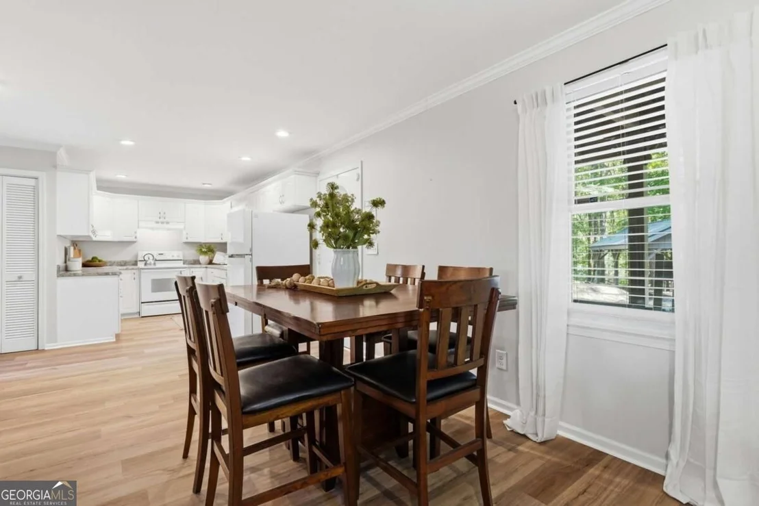 Photo of 858 River Forest Run