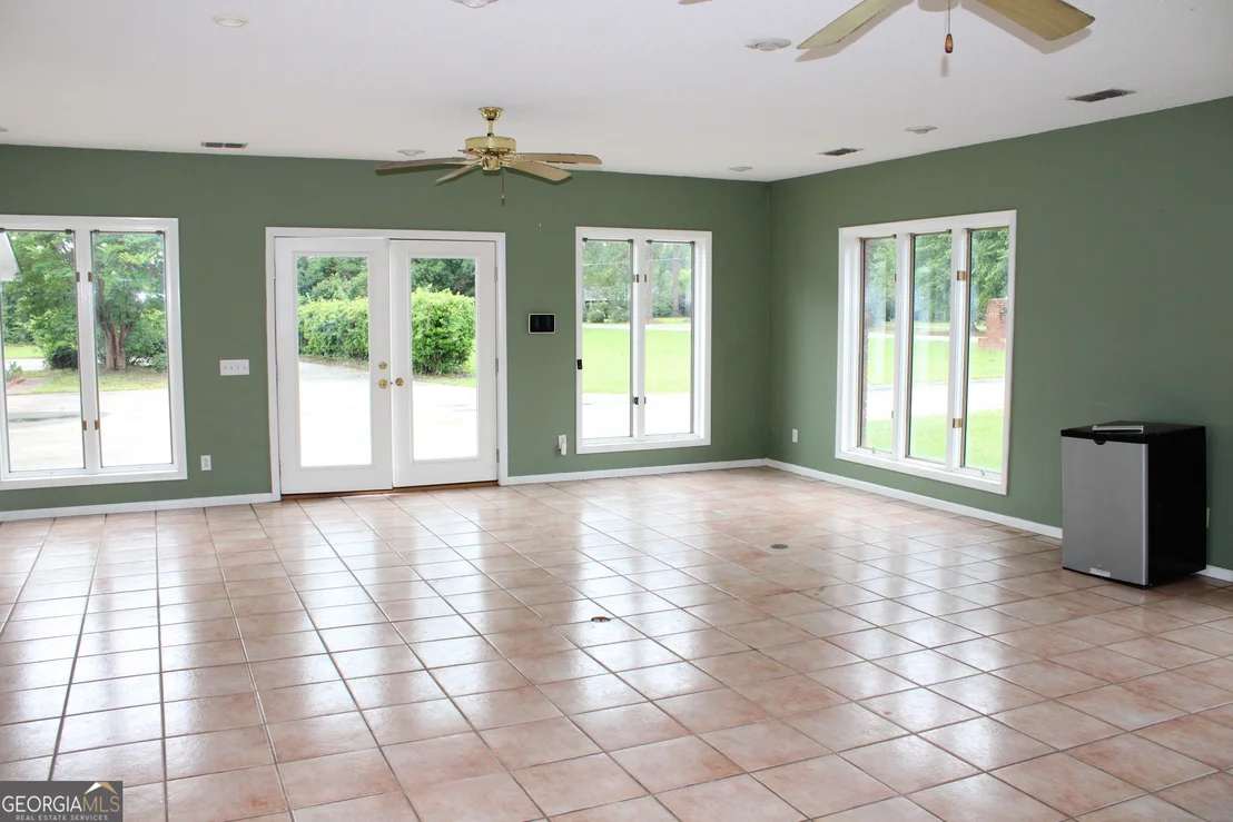 Photo of 338 Lakeview Drive