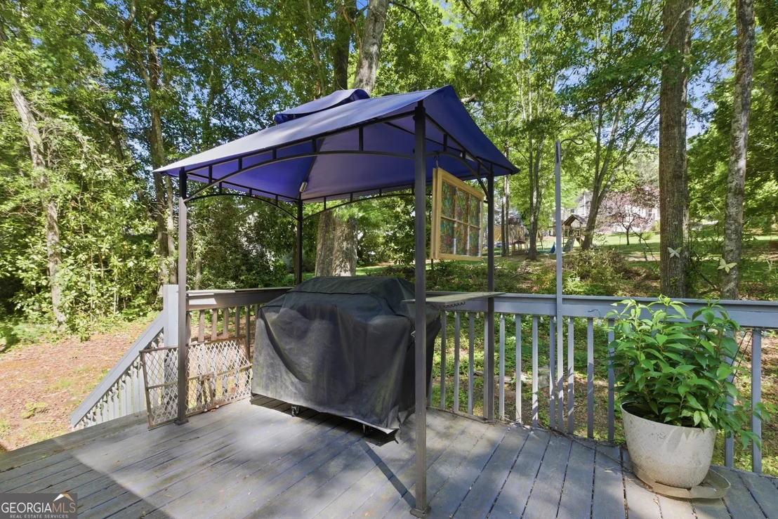 Photo of 325 Springwood Drive