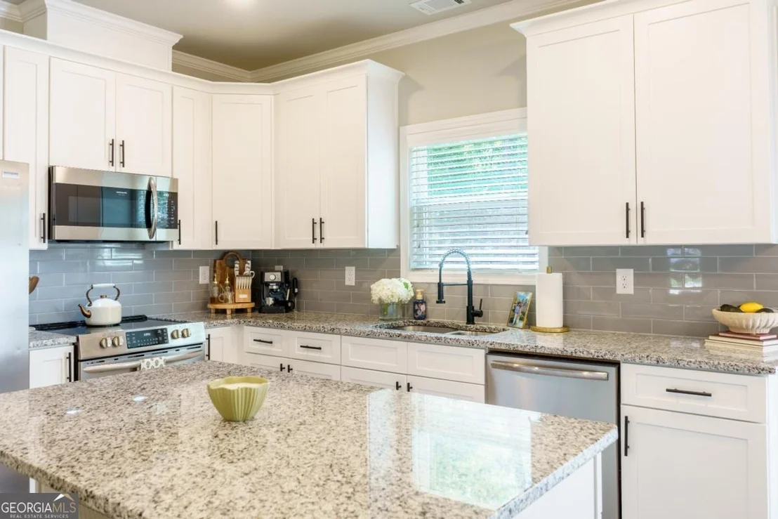 Photo of 398 Sunset Drive