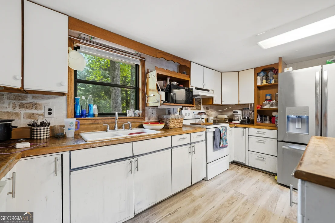 Photo of 2518 Henderson Mountain Road